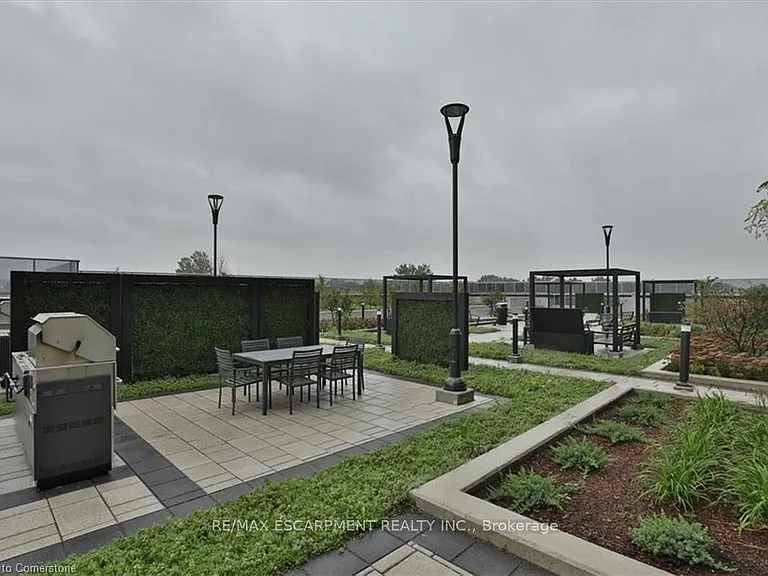 2093 Fairview St #1910 — Photo 35