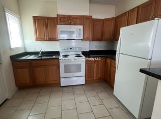 9 Temple St #2B, Somerville, MA 02145