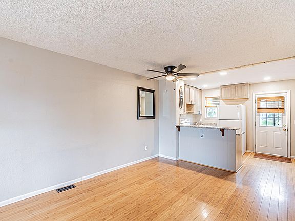 5th image of 8842 W Dartmouth Pl