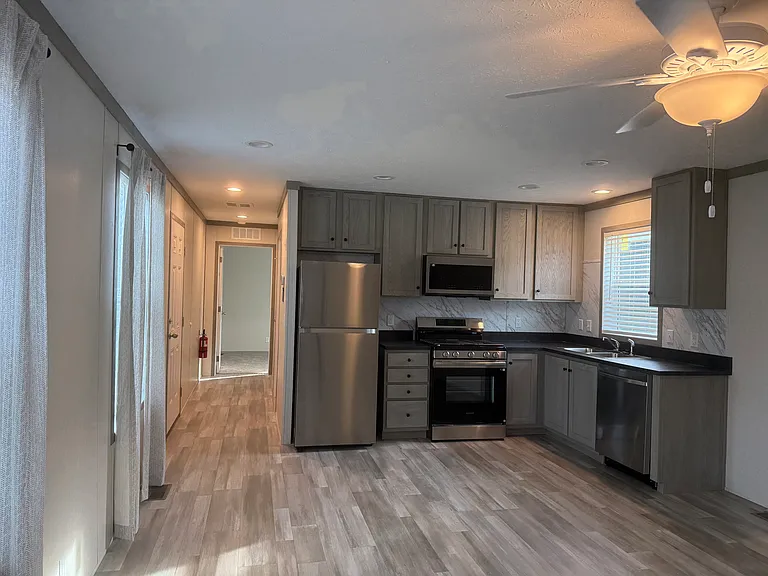 Hillcrest Acres — Photo 4