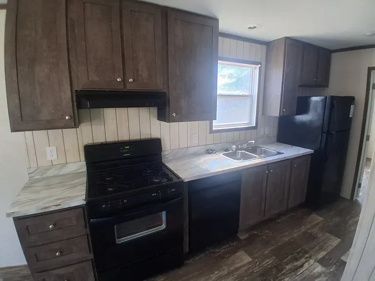 H3 Trailerville Ct — Photo 2