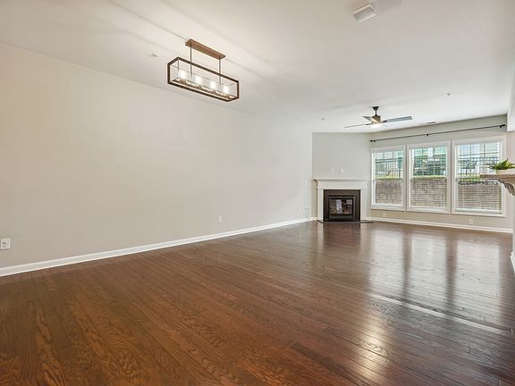 3rd image of 529 Coral St