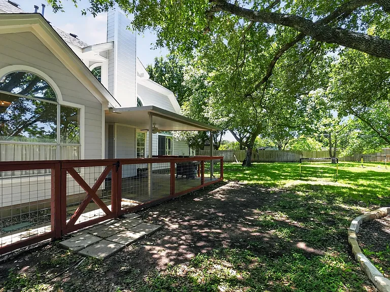 300 N Carriage Hills Dr — Photo 29
