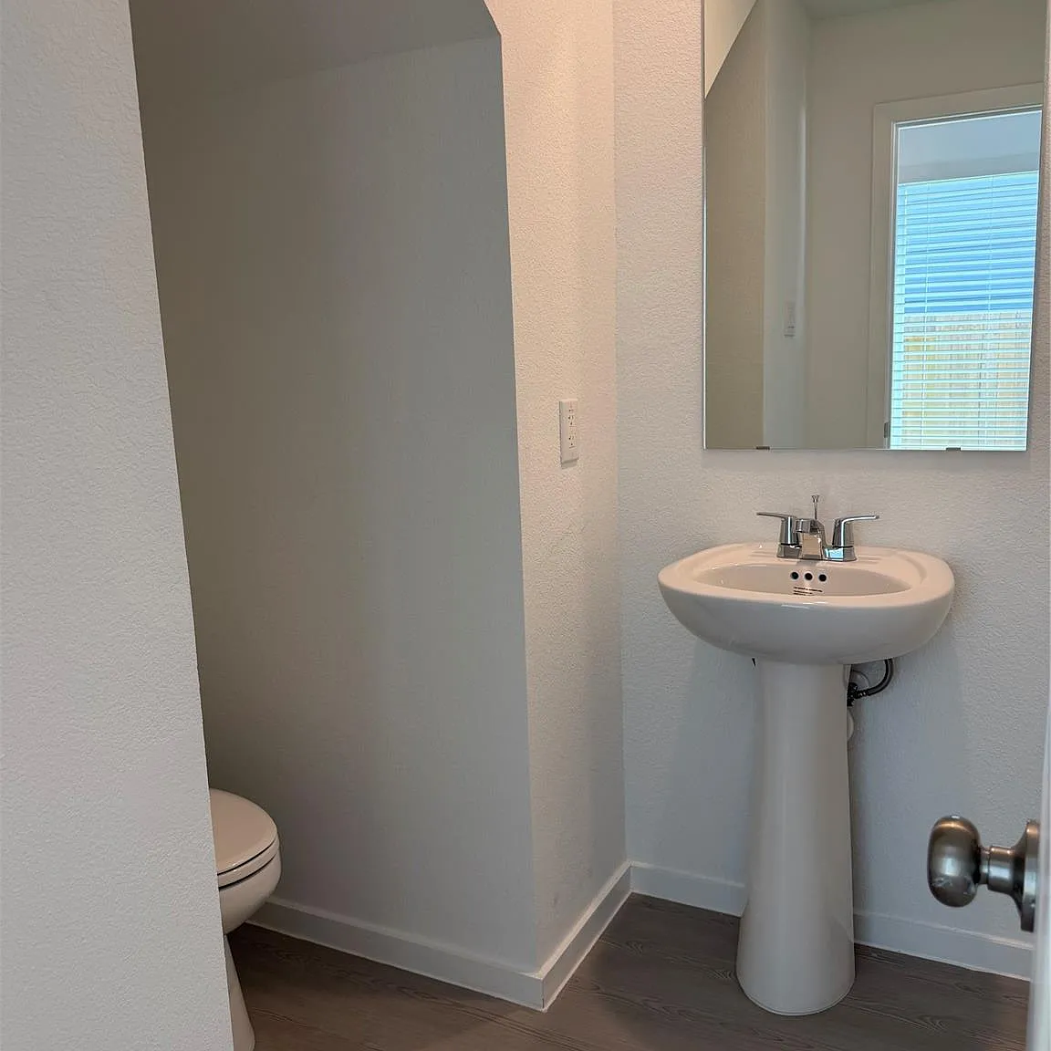 3 bed, 2.5 bath, 1189 sqft, $1,650 — Photo 3