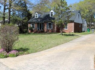 1421 Fox Run Dr, Charlotte, NC 28212