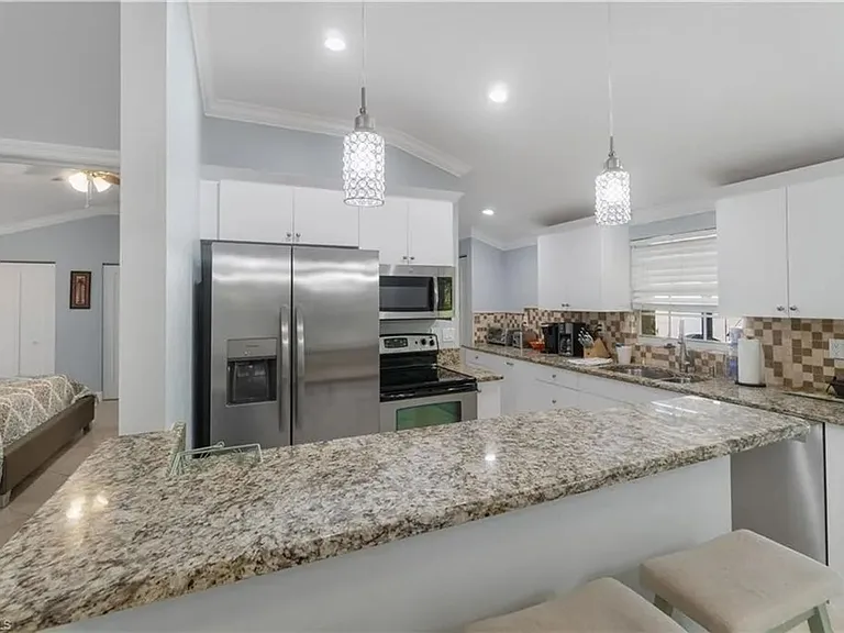 1320 Embassy Ln — Photo 5