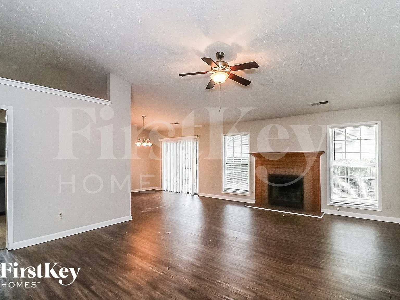 3 bed, 2.0 bath, 1740 sqft, $2,835 — Photo 3