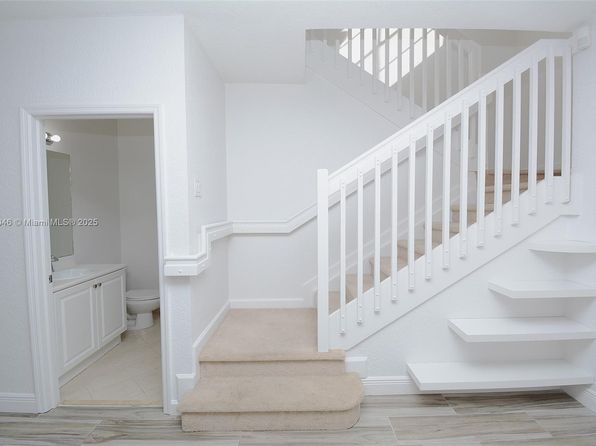 9219 SW 227th St UNIT 12