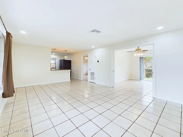 1202 Yacht Club Blvd — Photo 7
