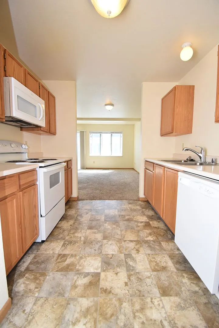 Building Photo - 2431 Wheeler Dr #B