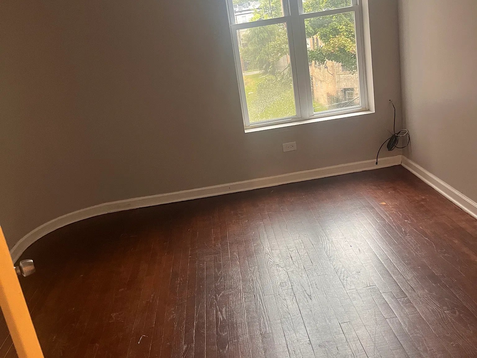 3 bed, 1000 sqft, $1,500 — Photo 3