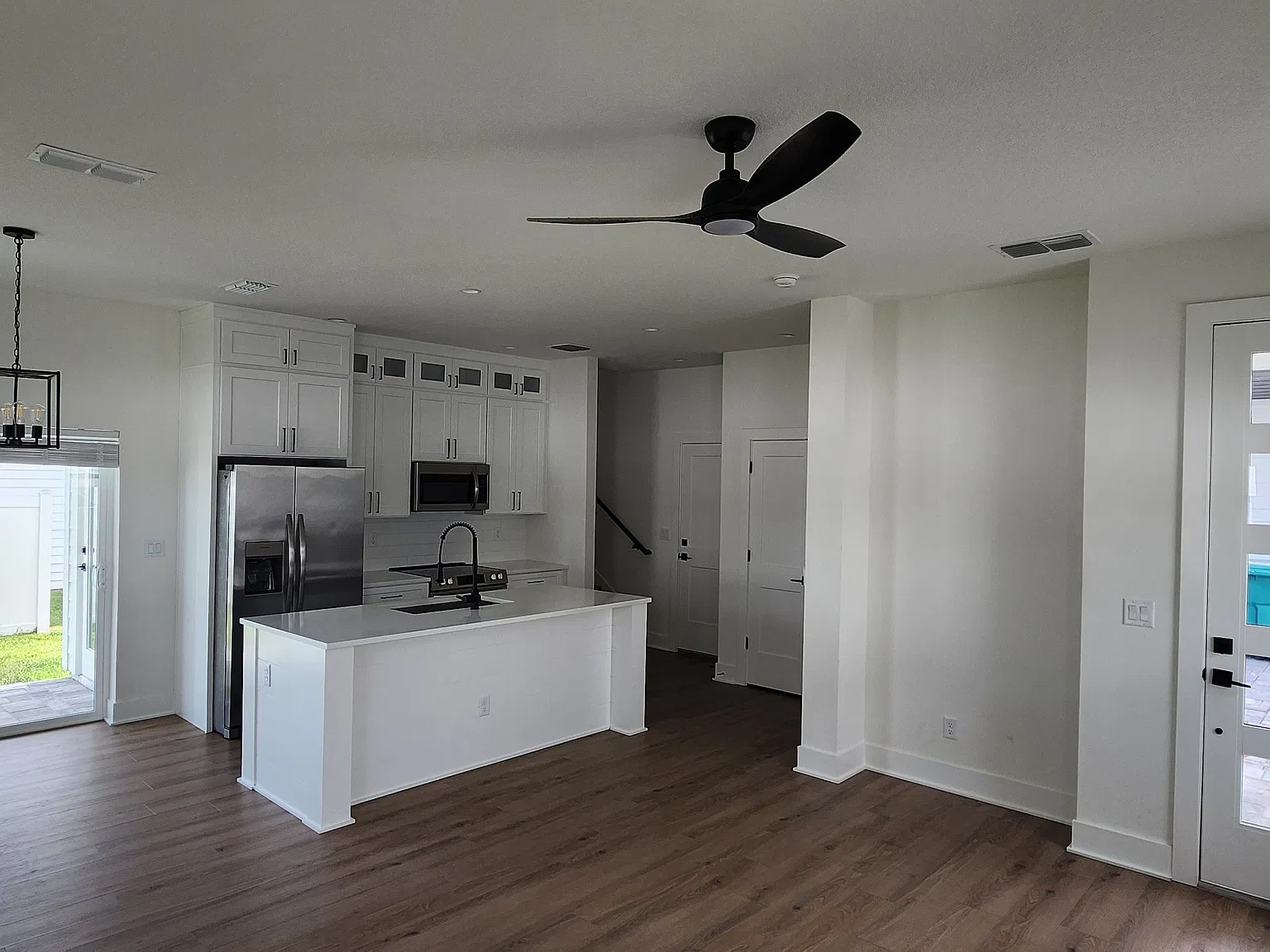 3 bed, 2.5 bath, 1792 sqft, $3,195 — Photo 4
