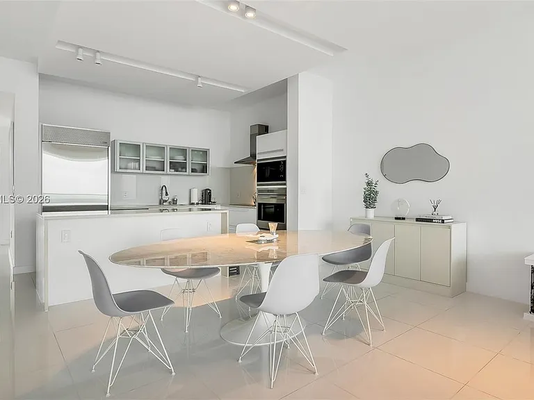 2020 N Bayshore Dr #2603 — Photo 9