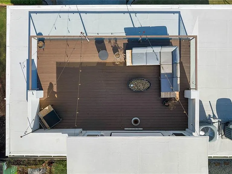 55 Chester Ave SE — Photo 36