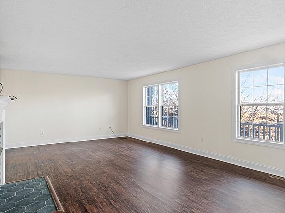 5th image of 560 Oak Tree Blvd