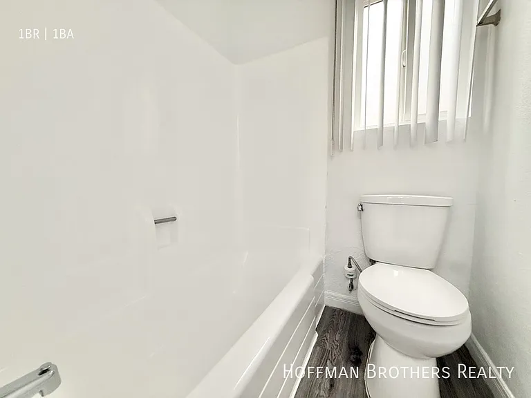 14831 Delano St #1 — Photo 6