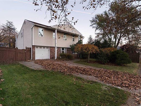 3rd image of 7 Windgate Dr