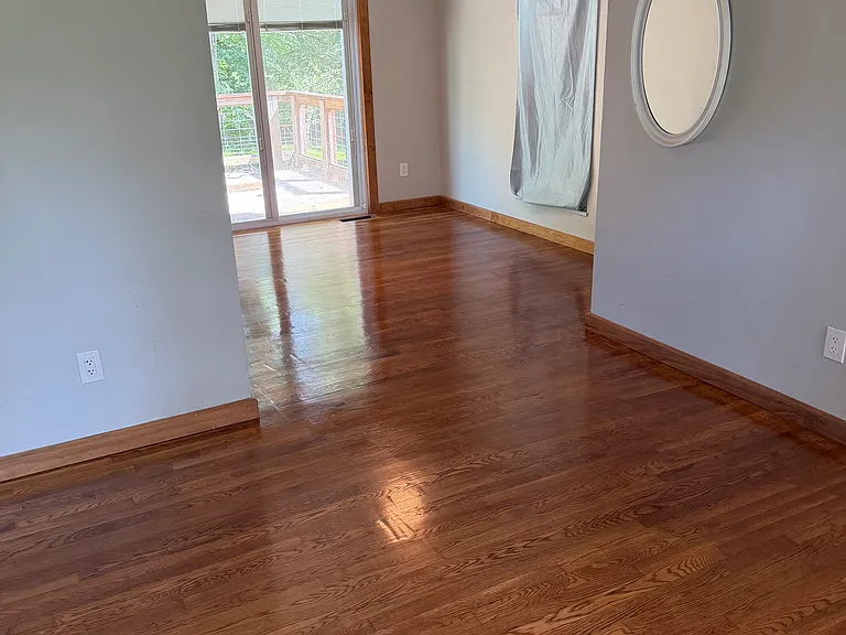 1712 Woodrow Dr — Photo 2
