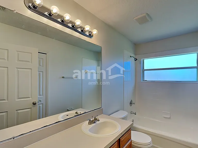 341 Diana Ct — Photo 17
