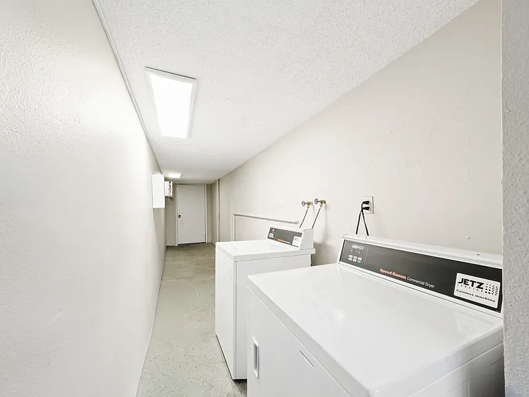 Tailwinds Apartments — Photo 38