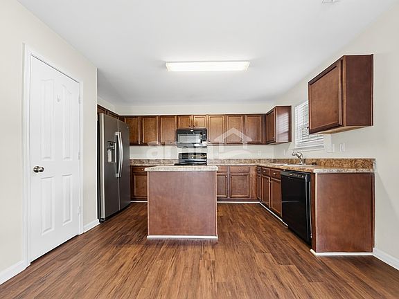 4th image of 4875 Old Towne Village Cir