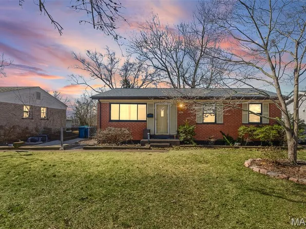 1826 Oliveto Ln, Hazelwood, MO 63042