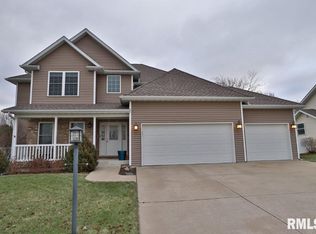 825 Simon St, Washington, IL 61571