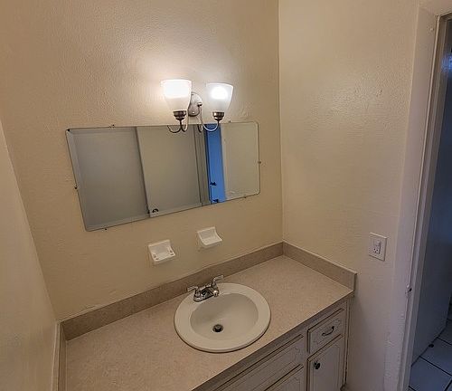 5th image of 16178 NE 19th Pl #5