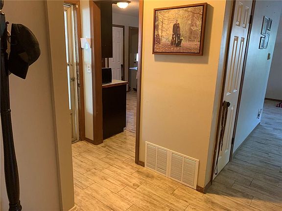 5th image of 1813 Janeen St