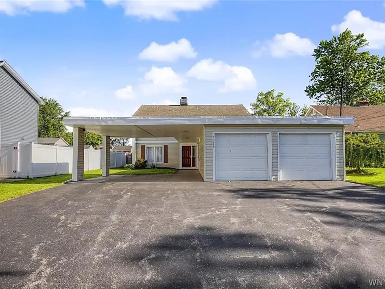 9326 Rivershore Dr — Photo 3