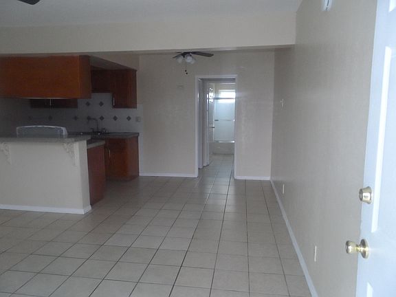 3rd image of 1619 E 4th St #3
