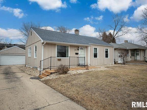 4th image of 821 W Ridge Rd