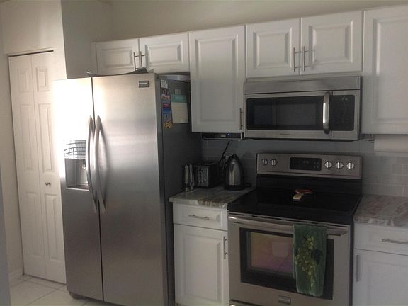 5th image of 6615 Huntington Lakes Cir APT 204