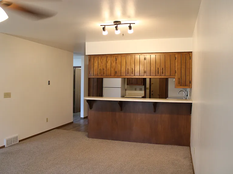 1015 Babcock St — Photo 10