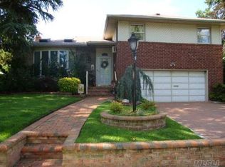 1895 George Ct, Merrick, NY 11566