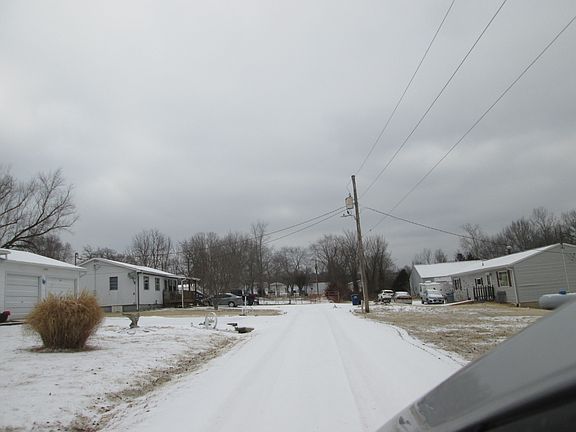 5th image of 8 Kevin Dr