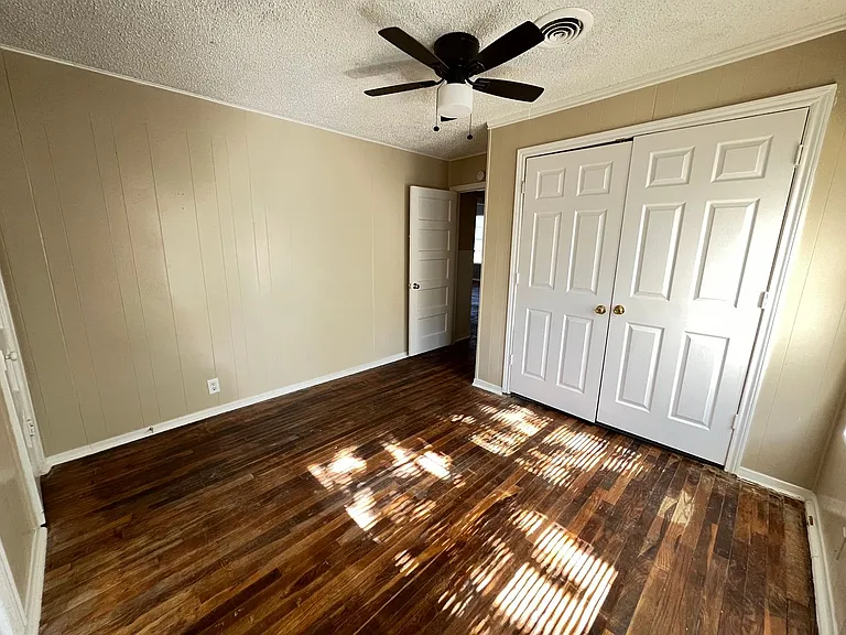 800 Audra Ln — Photo 29