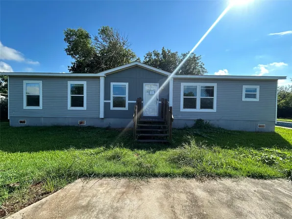 2304 Peach St, High Island, TX 77623