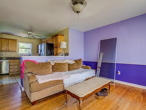 4th image of 907 Ingleside Ln