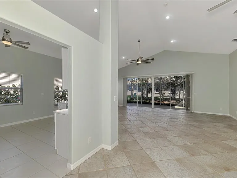 5271 Highbury Cir — Photo 8