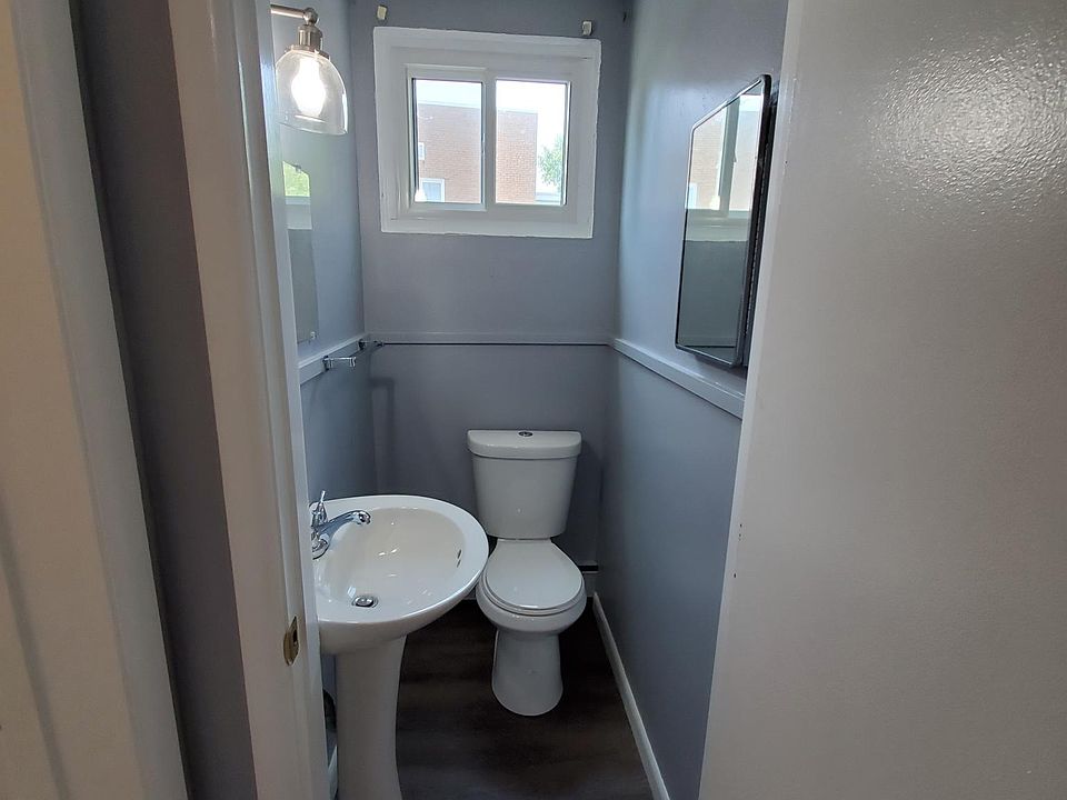 1st image of 1723 Meadowbrook Dr