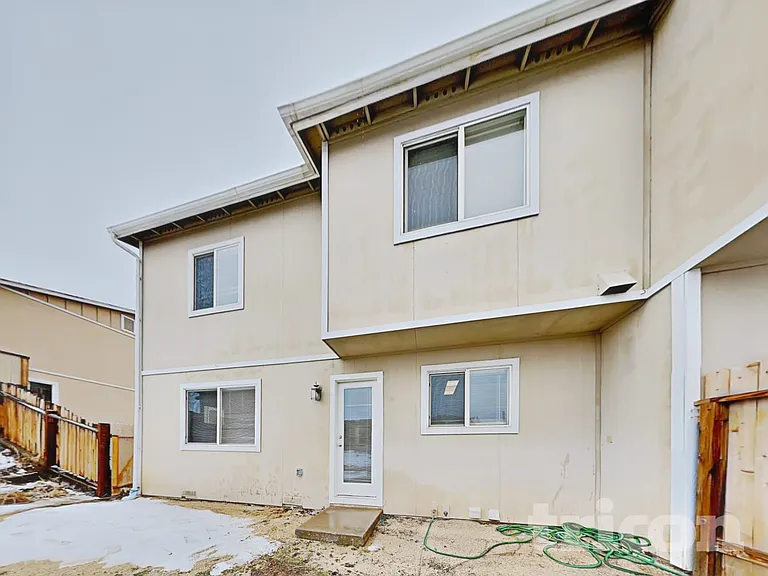 8818 Sunset Breeze Dr — Photo 15