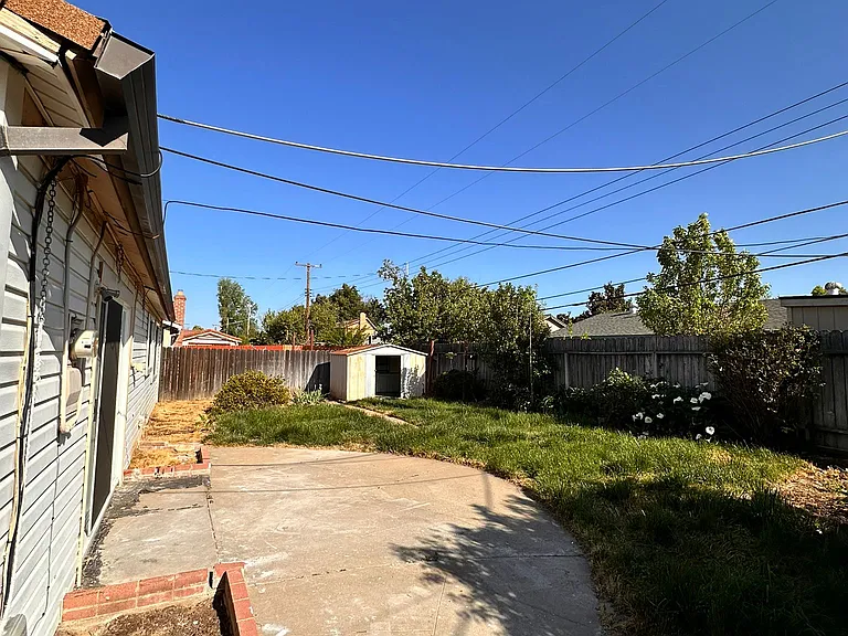 1218 W El Camino Ave — Photo 22