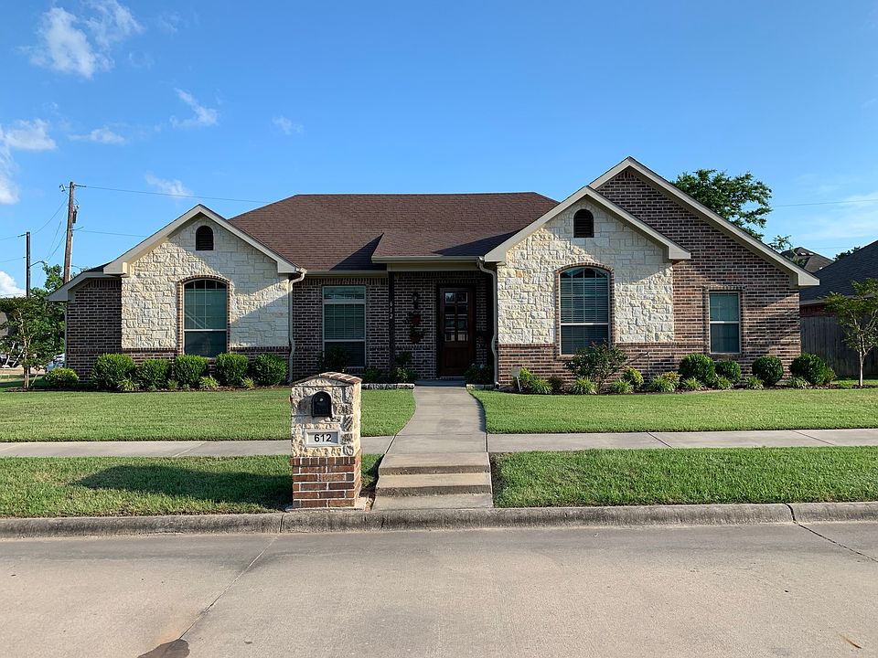 1st image of 612 Austin Acre