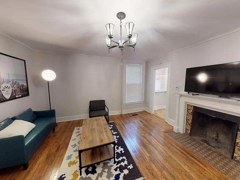542 Chapel St #5 — Photo 2