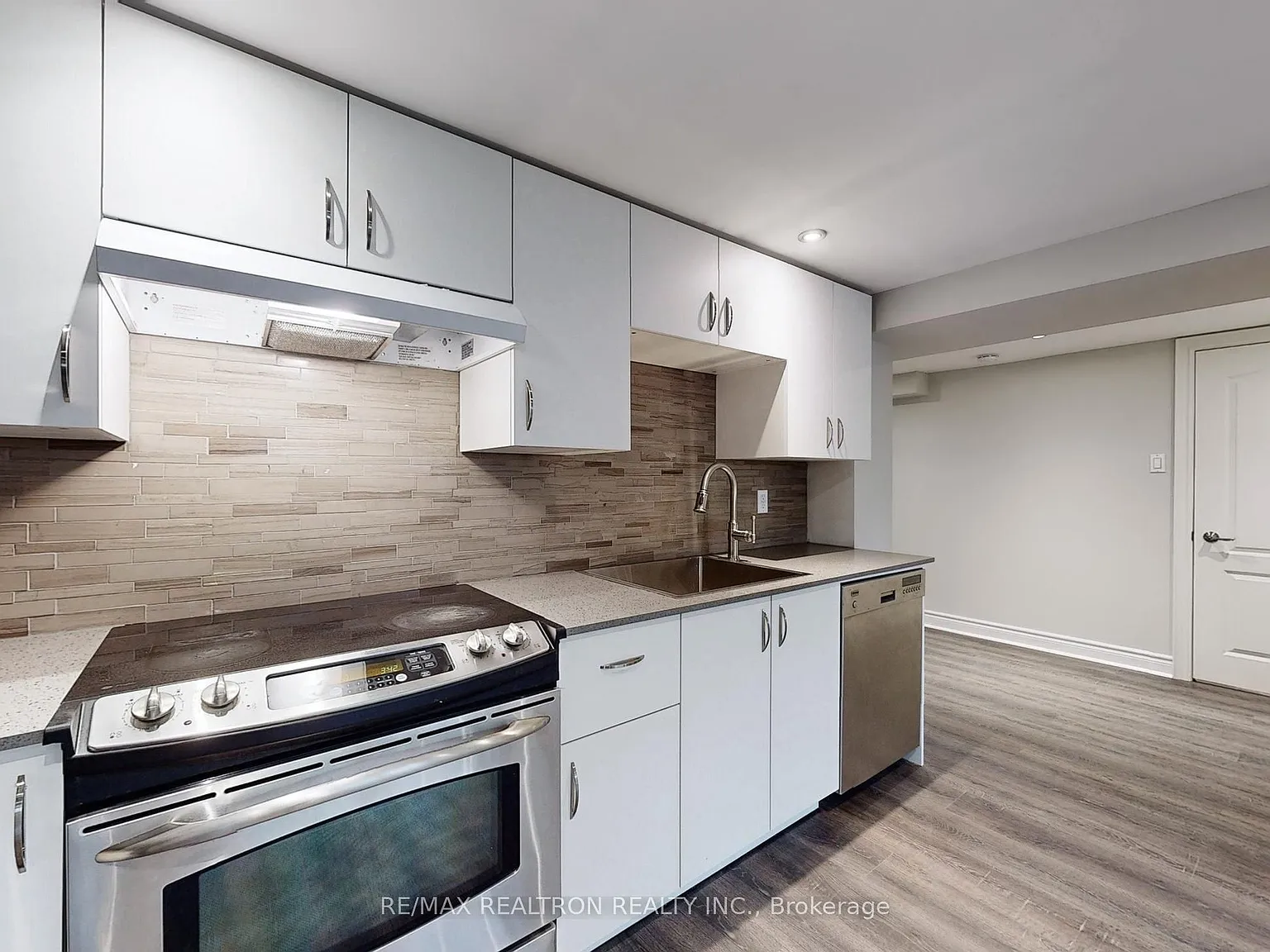 2 bed, $1,800 — Photo 3