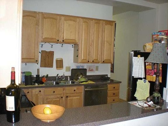 4th image of 2557 Indianola Ave