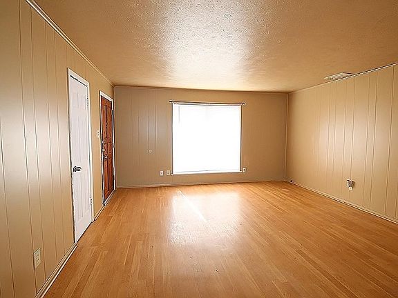 4th image of 117 Campbell St