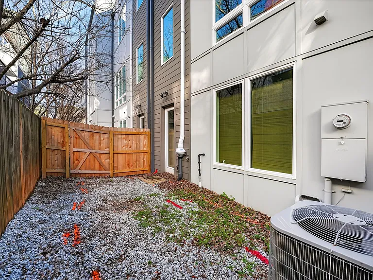 241 Maynard Ter SE #16 — Photo 35