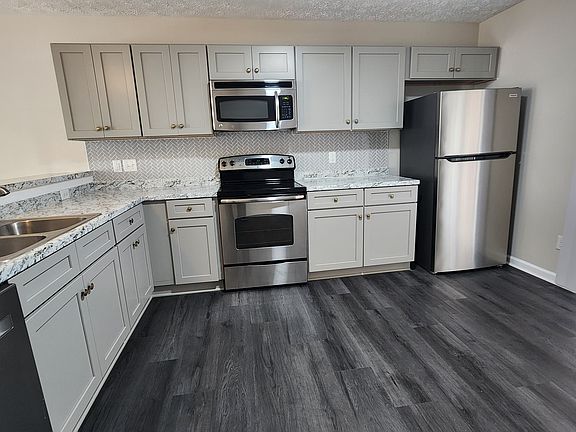 3rd image of 106 Glen Cannon Dr